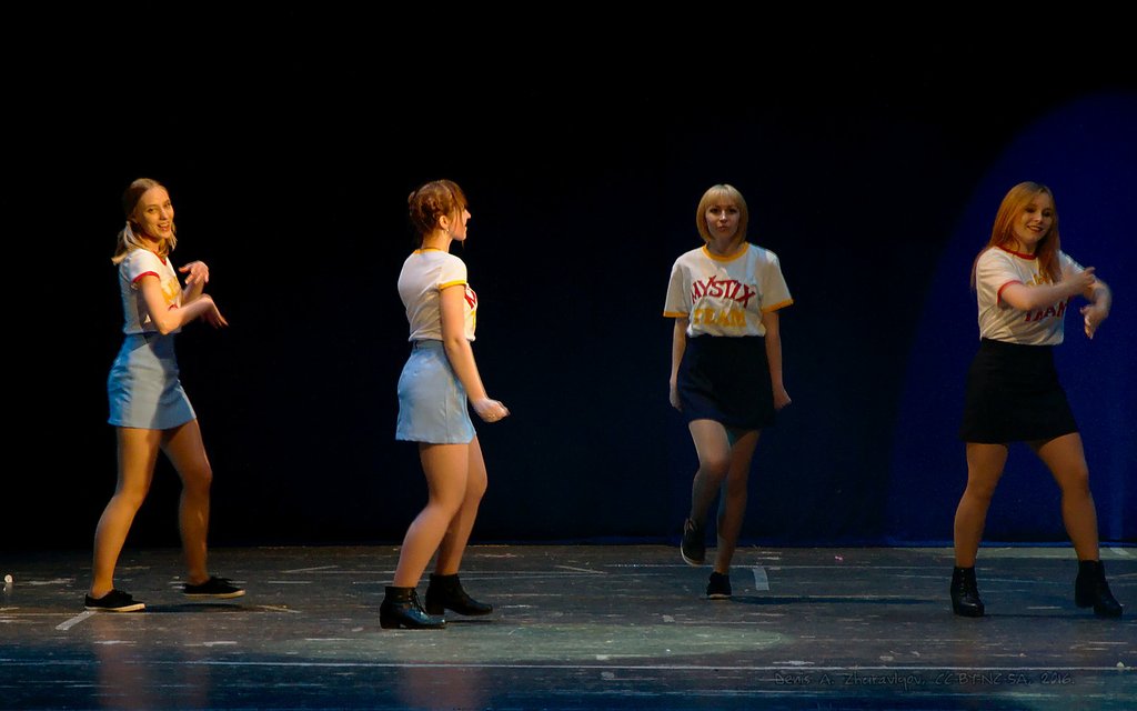 Image Cha-no-yu-2016_1202_stage.jpg