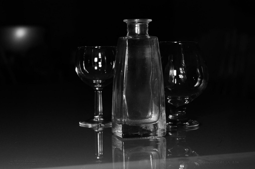 Image LessonTech01_002_Glass_0EV_back.jpg